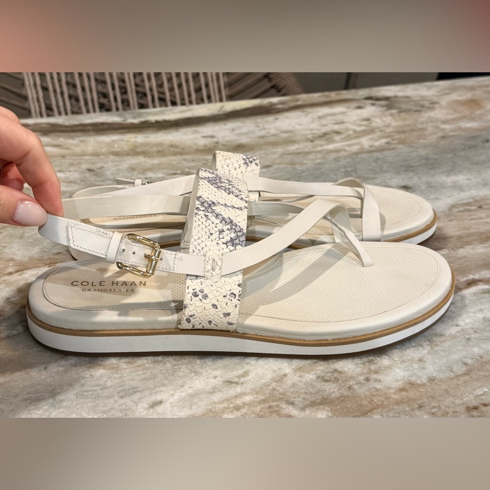 Women’s COLE HAAN Grand Series Mandy thong flat leather sandals- Size 10 - Picture 3 of 7